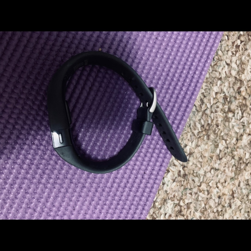 Fitbit Charge HR Wireless Activity Track - Picture 3 of 3